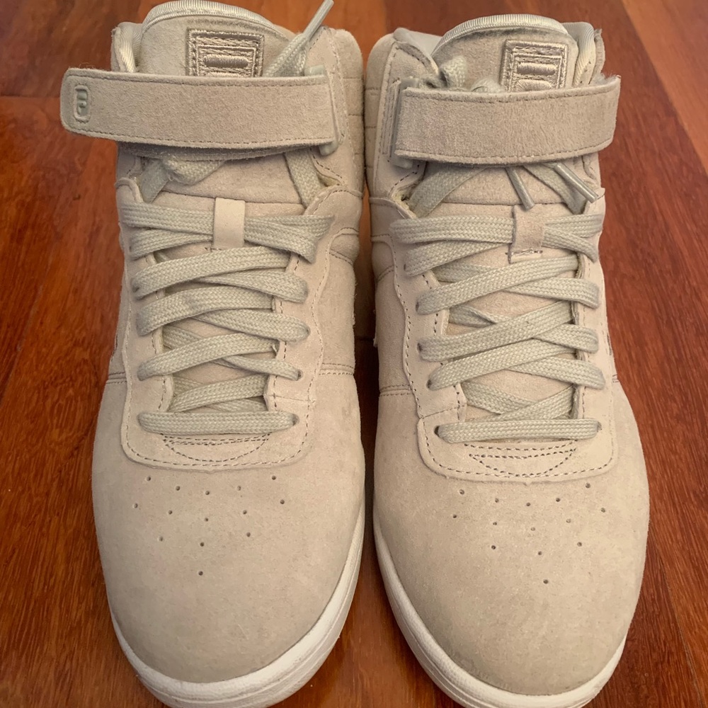 FILA F13 Premium Sneaker size 8 wmns